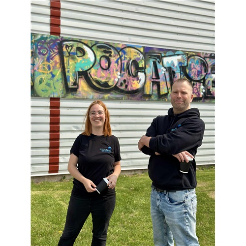 001aecd2-a89e-451d-bba4-a2aa3c453968